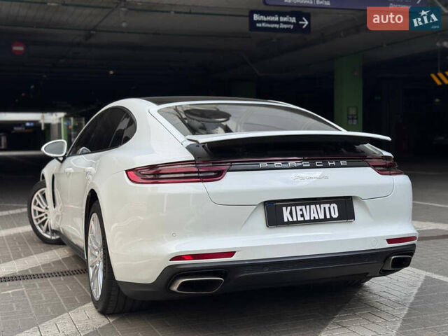 Білий Порше Panamera, об'ємом двигуна 3 л та пробігом 49 тис. км за 56000 $, фото 6 на Automoto.ua