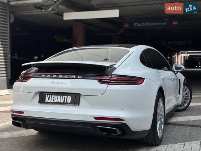 Білий Порше Panamera, об'ємом двигуна 3 л та пробігом 49 тис. км за 56000 $, фото 9 на Automoto.ua