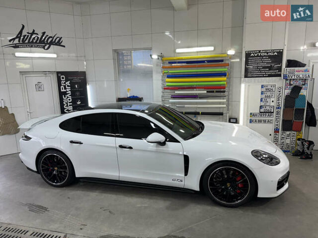 Белый Порше Панамера, объемом двигателя 4 л и пробегом 47 тыс. км за 89900 $, фото 4 на Automoto.ua