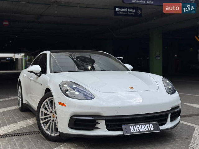 Білий Порше Panamera, об'ємом двигуна 3 л та пробігом 49 тис. км за 56000 $, фото 3 на Automoto.ua