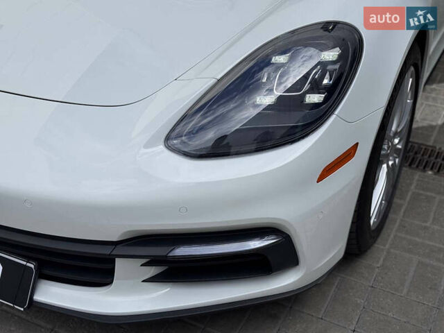 Білий Порше Panamera, об'ємом двигуна 3 л та пробігом 49 тис. км за 56000 $, фото 13 на Automoto.ua