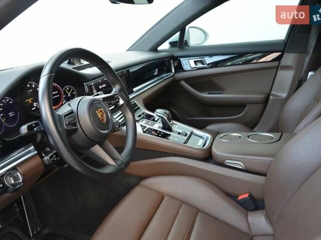 Белый Порше Панамера, объемом двигателя 2.89 л и пробегом 41 тыс. км за 107000 $, фото 4 на Automoto.ua