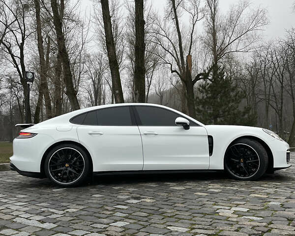 Білий Порше Panamera, об'ємом двигуна 2.89 л та пробігом 26 тис. км за 105000 $, фото 7 на Automoto.ua