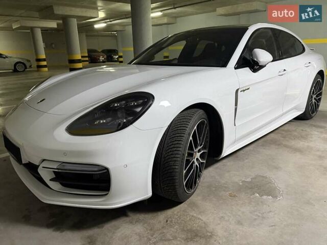 Белый Порше Панамера, объемом двигателя 3 л и пробегом 20 тыс. км за 119500 $, фото 6 на Automoto.ua