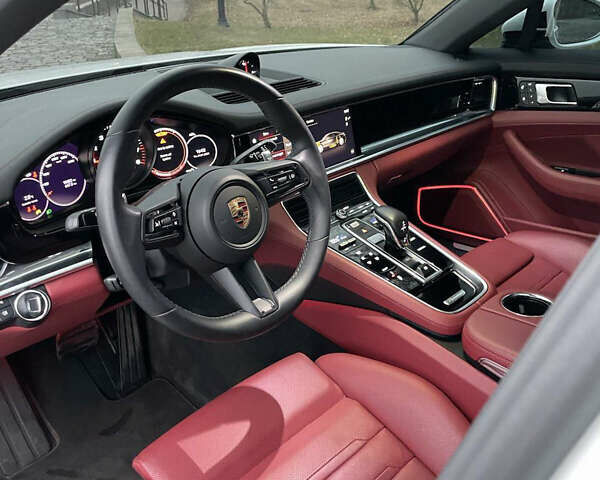 Білий Порше Panamera, об'ємом двигуна 2.89 л та пробігом 26 тис. км за 105000 $, фото 8 на Automoto.ua