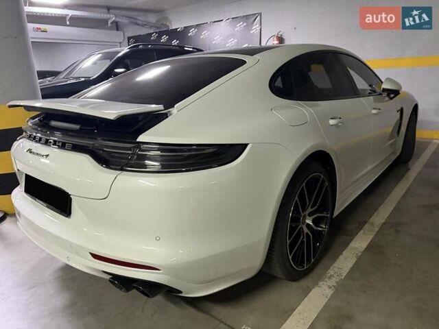 Белый Порше Панамера, объемом двигателя 3 л и пробегом 20 тыс. км за 119500 $, фото 3 на Automoto.ua