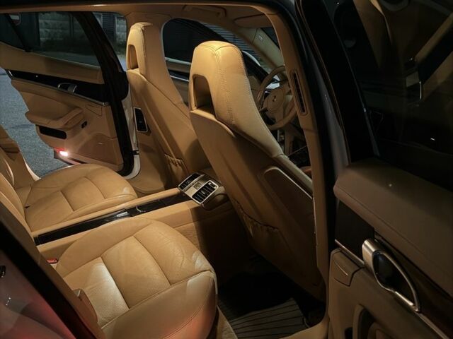 Белый Порше Панамера, объемом двигателя 3.6 л и пробегом 118 тыс. км за 18700 $, фото 12 на Automoto.ua