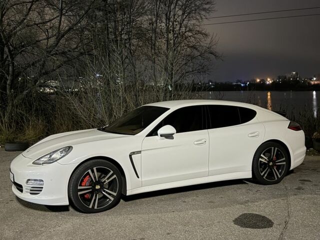 Белый Порше Панамера, объемом двигателя 3.6 л и пробегом 118 тыс. км за 18700 $, фото 2 на Automoto.ua