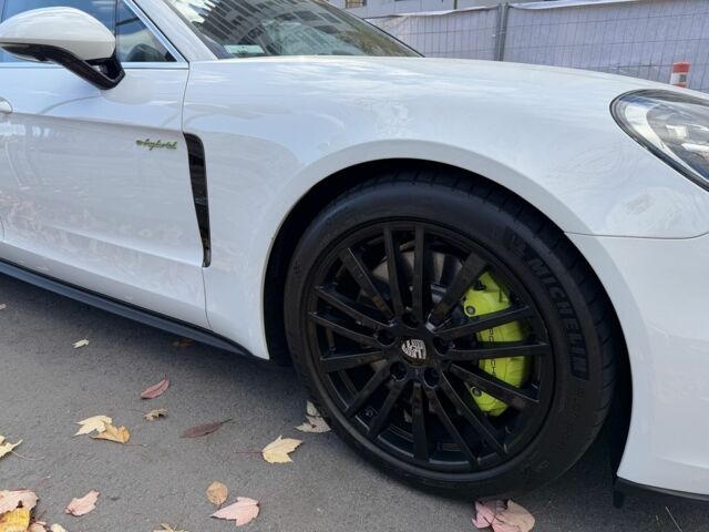 Белый Порше Панамера, объемом двигателя 2.9 л и пробегом 100 тыс. км за 59000 $, фото 6 на Automoto.ua