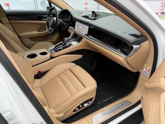 Белый Порше Панамера, объемом двигателя 2.9 л и пробегом 100 тыс. км за 59000 $, фото 13 на Automoto.ua