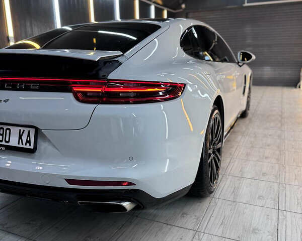 Білий Порше Panamera, об'ємом двигуна 3 л та пробігом 170 тис. км за 58000 $, фото 8 на Automoto.ua