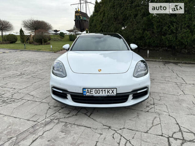 Білий Порше Panamera, об'ємом двигуна 3 л та пробігом 65 тис. км за 54500 $, фото 3 на Automoto.ua