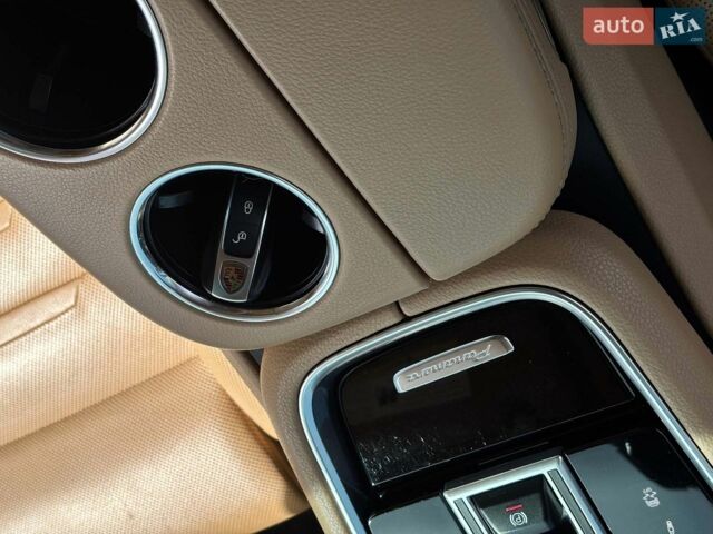 Білий Порше Panamera, об'ємом двигуна 3 л та пробігом 116 тис. км за 53440 $, фото 40 на Automoto.ua