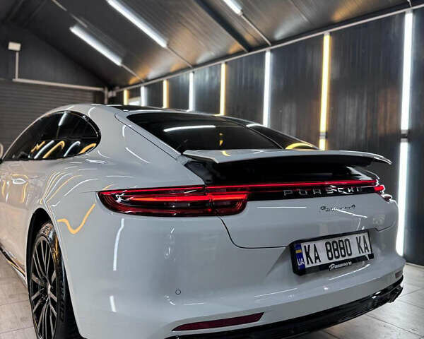 Білий Порше Panamera, об'ємом двигуна 3 л та пробігом 170 тис. км за 58000 $, фото 5 на Automoto.ua