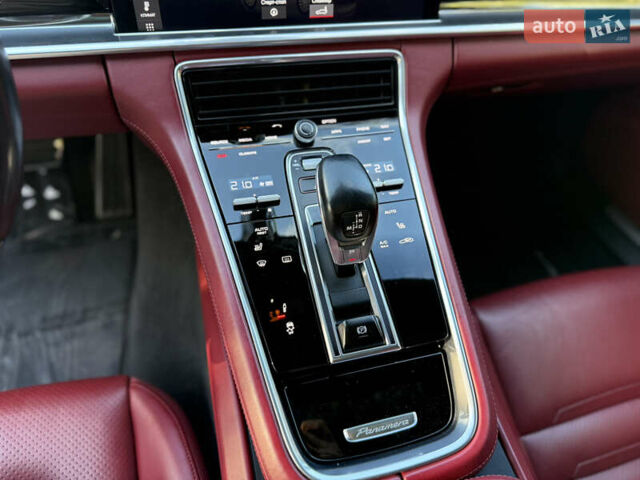 Белый Порше Панамера, объемом двигателя 2.89 л и пробегом 91 тыс. км за 65000 $, фото 25 на Automoto.ua