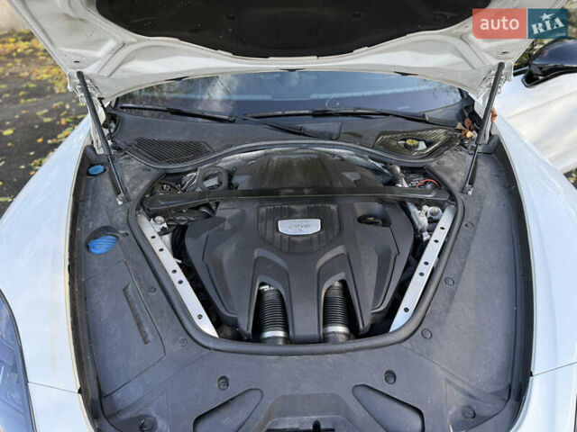 Белый Порше Панамера, объемом двигателя 2.89 л и пробегом 91 тыс. км за 65000 $, фото 32 на Automoto.ua