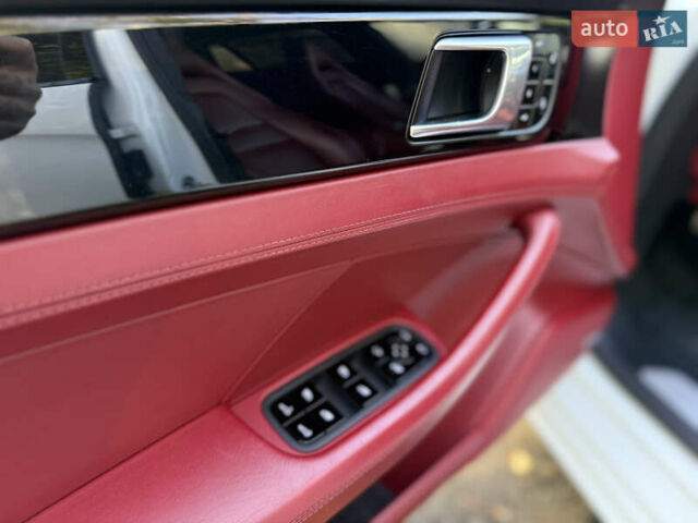 Белый Порше Панамера, объемом двигателя 2.89 л и пробегом 91 тыс. км за 65000 $, фото 22 на Automoto.ua