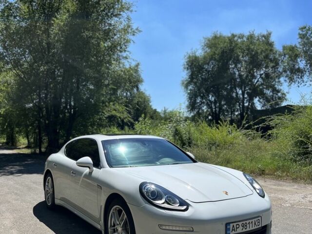 Білий Порше Panamera, об'ємом двигуна 3.6 л та пробігом 74 тис. км за 37999 $, фото 1 на Automoto.ua