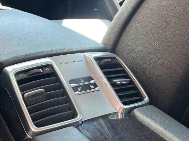 Белый Порше Панамера, объемом двигателя 3 л и пробегом 140 тыс. км за 30000 $, фото 17 на Automoto.ua