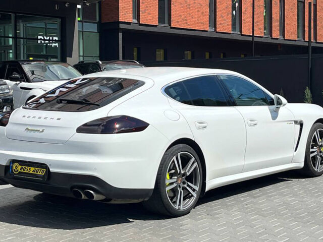 Белый Порше Панамера, объемом двигателя 3 л и пробегом 140 тыс. км за 30000 $, фото 5 на Automoto.ua