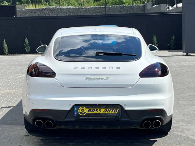 Белый Порше Панамера, объемом двигателя 3 л и пробегом 140 тыс. км за 30000 $, фото 4 на Automoto.ua