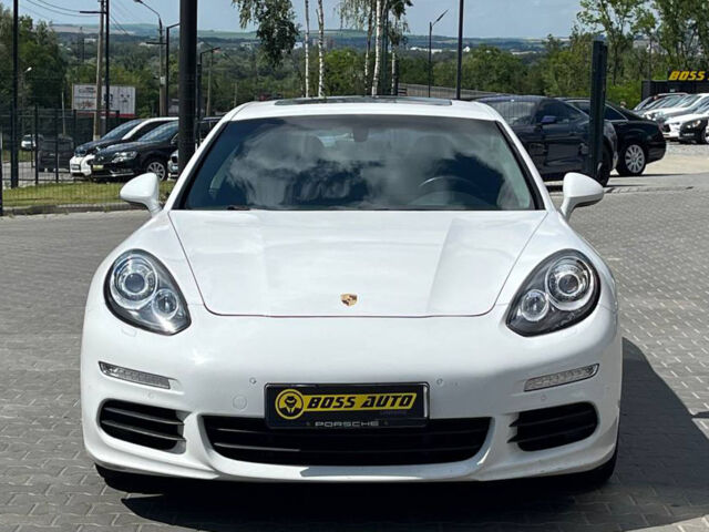 Белый Порше Панамера, объемом двигателя 3 л и пробегом 140 тыс. км за 30000 $, фото 1 на Automoto.ua