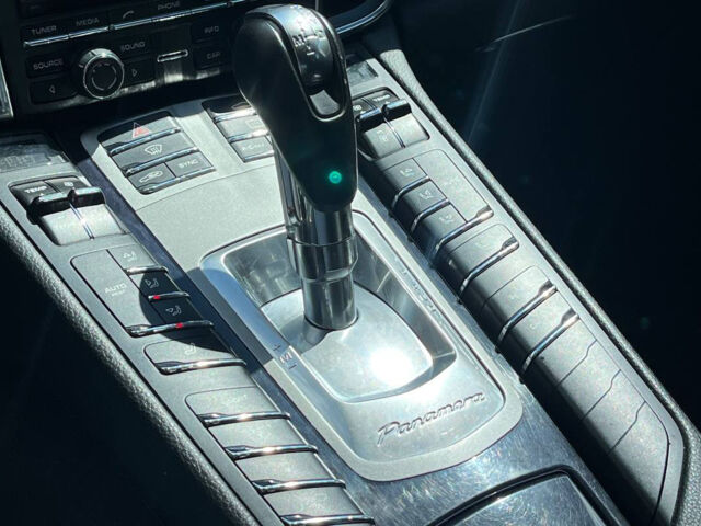 Белый Порше Панамера, объемом двигателя 3 л и пробегом 140 тыс. км за 30000 $, фото 14 на Automoto.ua