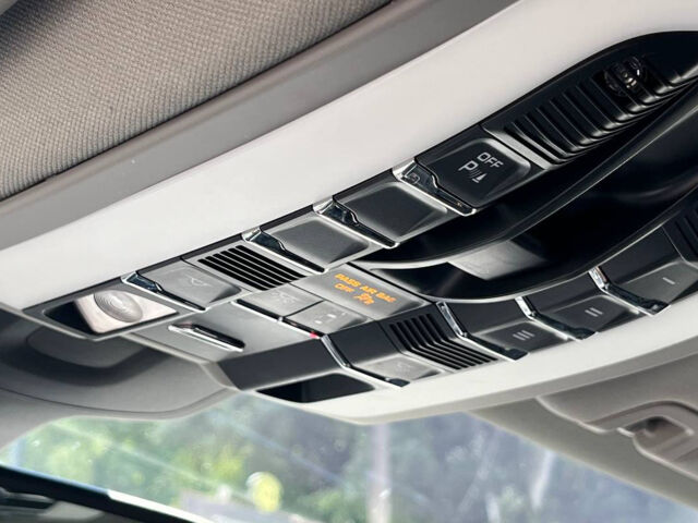 Белый Порше Панамера, объемом двигателя 3 л и пробегом 140 тыс. км за 30000 $, фото 13 на Automoto.ua