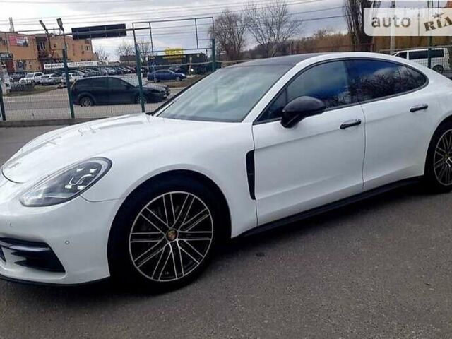 Білий Порше Panamera, об'ємом двигуна 3 л та пробігом 71 тис. км за 73500 $, фото 2 на Automoto.ua