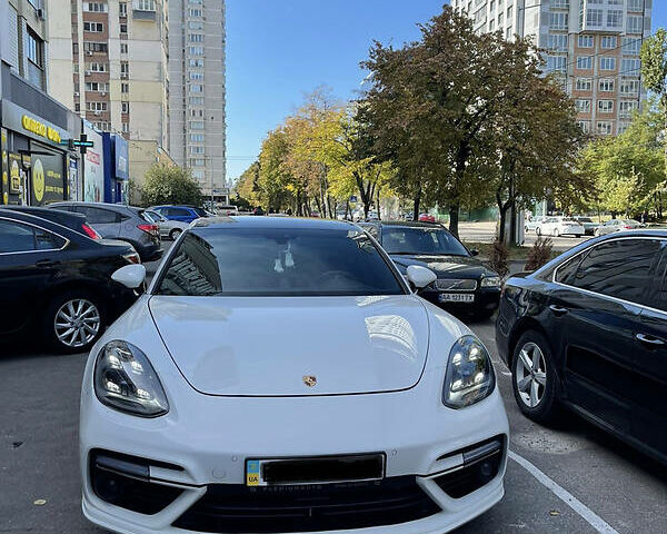 Білий Порше Panamera, об'ємом двигуна 3 л та пробігом 76 тис. км за 66000 $, фото 35 на Automoto.ua