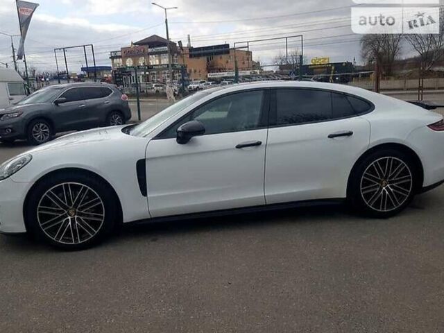 Білий Порше Panamera, об'ємом двигуна 3 л та пробігом 71 тис. км за 73500 $, фото 3 на Automoto.ua