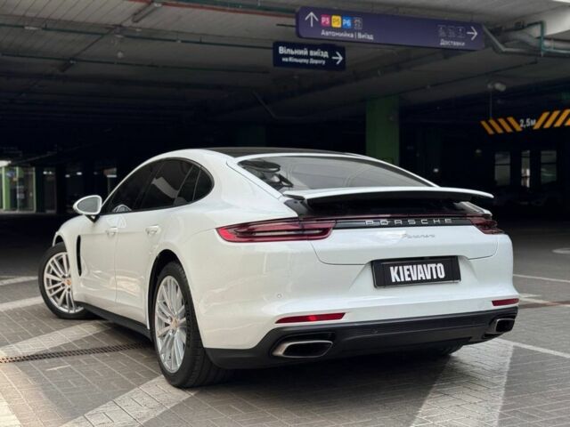 Белый Порше Панамера, объемом двигателя 3 л и пробегом 49 тыс. км за 56000 $, фото 2 на Automoto.ua