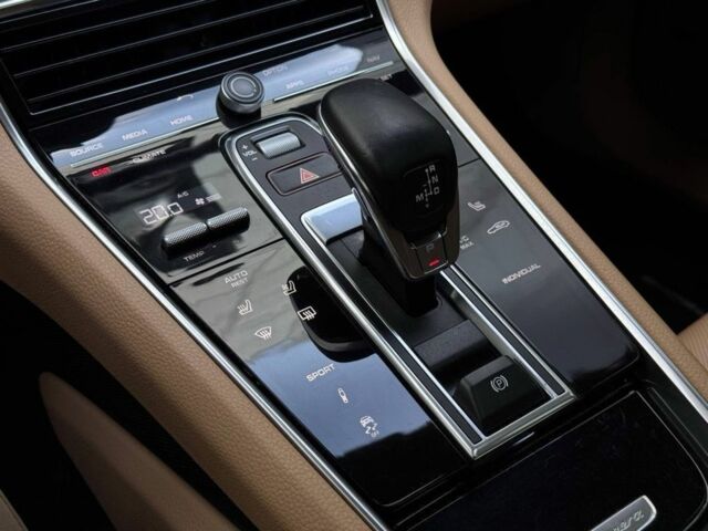 Белый Порше Панамера, объемом двигателя 3 л и пробегом 49 тыс. км за 56000 $, фото 5 на Automoto.ua