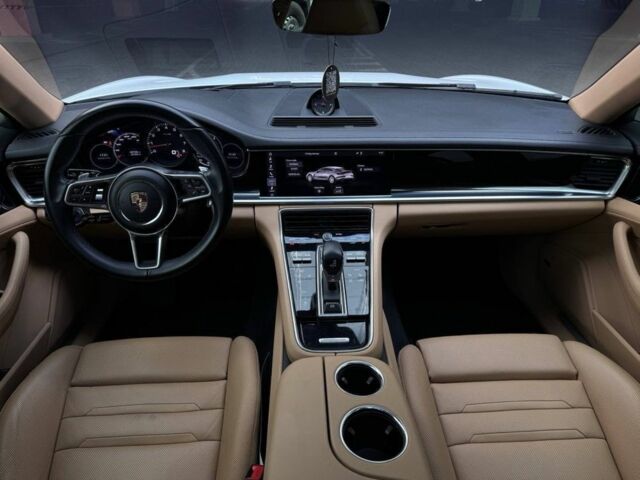 Белый Порше Панамера, объемом двигателя 3 л и пробегом 49 тыс. км за 56000 $, фото 3 на Automoto.ua