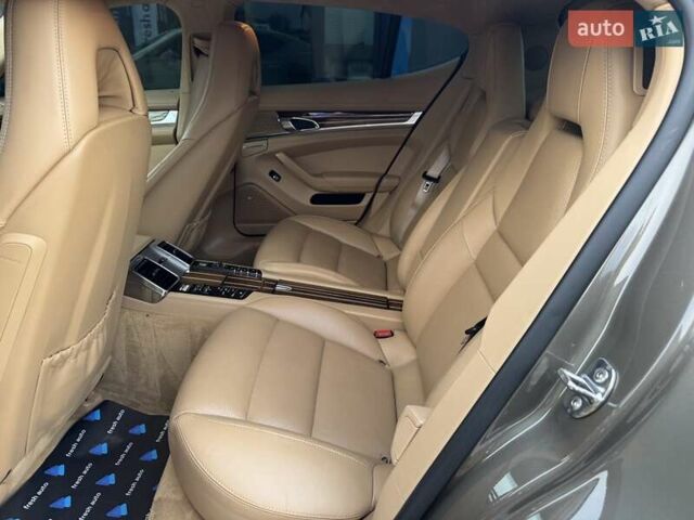 Порше Панамера 2011 в Ровно на Automoto.ua Бежевый Порше Панамера, объемом двигателя 4.8 л и пробегом 147 тыс. км за 22700 $, фото 25 на Automoto.ua