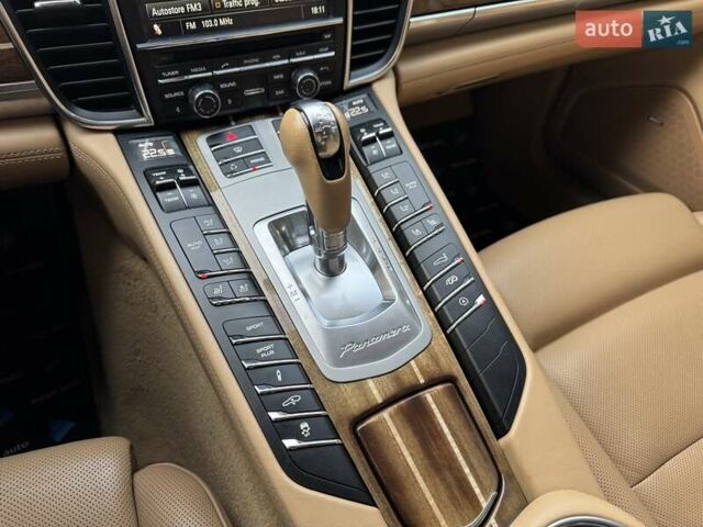Порше Панамера 2011 в Ровно на Automoto.ua Бежевый Порше Панамера, объемом двигателя 4.8 л и пробегом 147 тыс. км за 22700 $, фото 23 на Automoto.ua