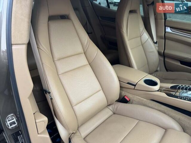 Порше Панамера 2011 в Ровно на Automoto.ua Бежевый Порше Панамера, объемом двигателя 4.8 л и пробегом 147 тыс. км за 22700 $, фото 37 на Automoto.ua