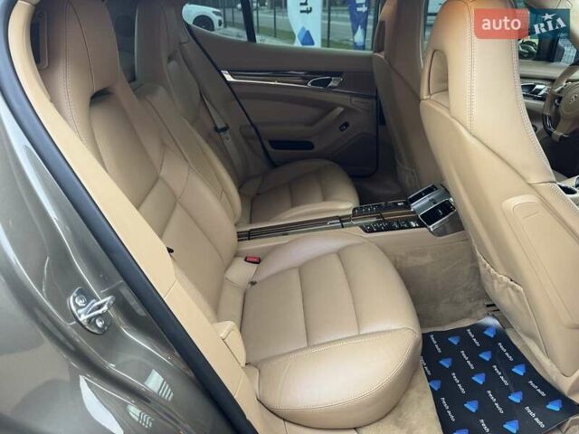 Порше Панамера 2011 в Ровно на Automoto.ua Бежевый Порше Панамера, объемом двигателя 4.8 л и пробегом 147 тыс. км за 22700 $, фото 31 на Automoto.ua