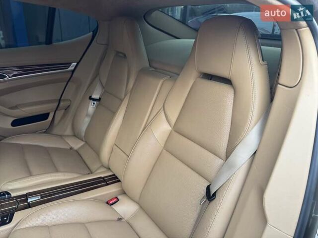 Порше Панамера 2011 в Ровно на Automoto.ua Бежевый Порше Панамера, объемом двигателя 4.8 л и пробегом 147 тыс. км за 22700 $, фото 26 на Automoto.ua