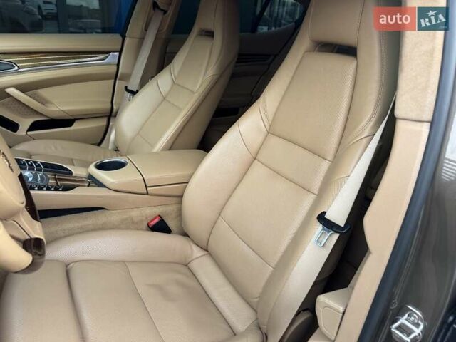 Порше Панамера 2011 в Ровно на Automoto.ua Бежевый Порше Панамера, объемом двигателя 4.8 л и пробегом 147 тыс. км за 22700 $, фото 19 на Automoto.ua