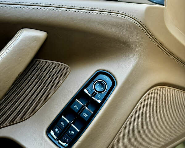 Бежевый Порше Панамера, объемом двигателя 3.61 л и пробегом 260 тыс. км за 15000 $, фото 8 на Automoto.ua