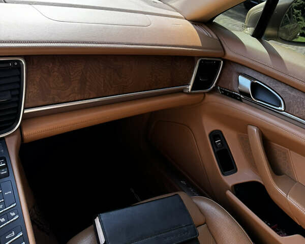 Бежевый Порше Панамера, объемом двигателя 3.61 л и пробегом 260 тыс. км за 15000 $, фото 12 на Automoto.ua