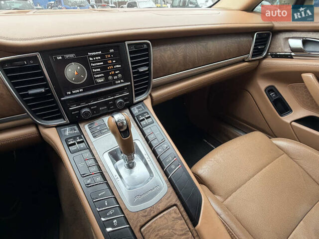 Бежевий Порше Panamera, об'ємом двигуна 3.61 л та пробігом 310 тис. км за 14000 $, фото 32 на Automoto.ua
