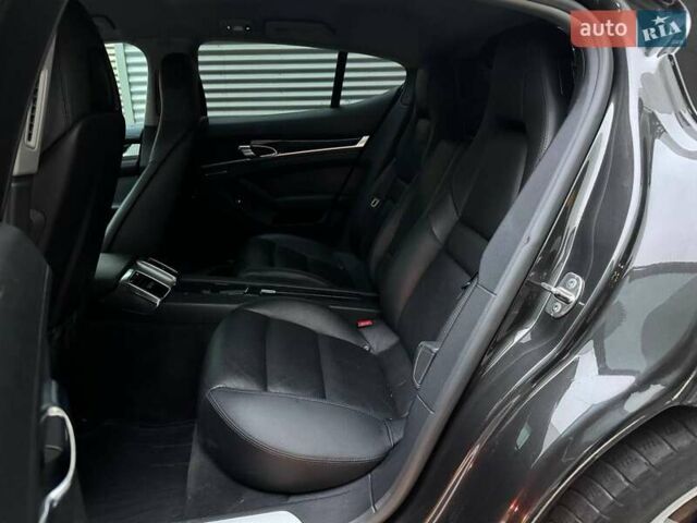 Чорний Порше Panamera, об'ємом двигуна 4.81 л та пробігом 173 тис. км за 15990 $, фото 7 на Automoto.ua