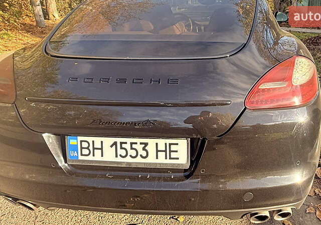 Черный Порше Панамера, объемом двигателя 4.8 л и пробегом 153 тыс. км за 16500 $, фото 5 на Automoto.ua