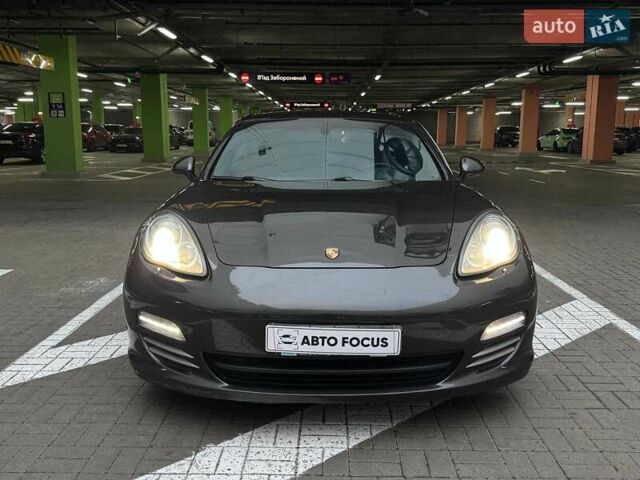 Чорний Порше Panamera, об'ємом двигуна 4.81 л та пробігом 173 тис. км за 15990 $, фото 1 на Automoto.ua