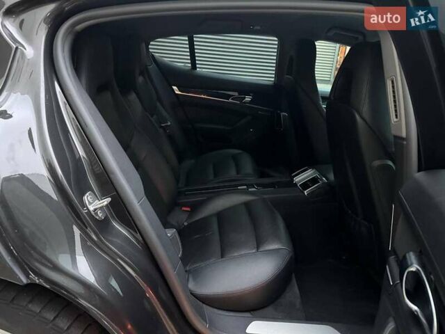 Чорний Порше Panamera, об'ємом двигуна 4.81 л та пробігом 173 тис. км за 15990 $, фото 8 на Automoto.ua