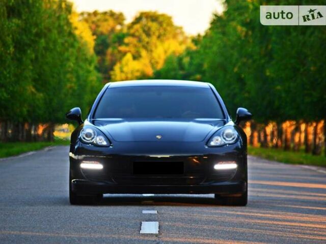 Чорний Порше Panamera, об'ємом двигуна 4.8 л та пробігом 102 тис. км за 26500 $, фото 2 на Automoto.ua