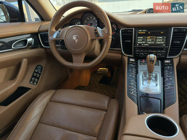 Черный Порше Панамера, объемом двигателя 4.81 л и пробегом 144 тыс. км за 18700 $, фото 61 на Automoto.ua