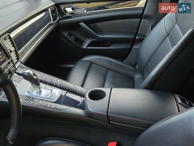 Черный Порше Панамера, объемом двигателя 4.81 л и пробегом 82 тыс. км за 22900 $, фото 12 на Automoto.ua